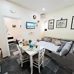Apartment Eruption1669