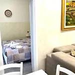 Eruption1669 Apartment *