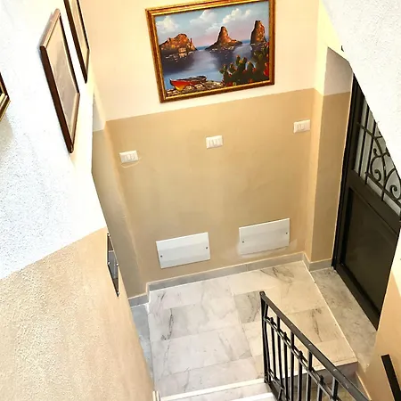 Apartment Eruption1669