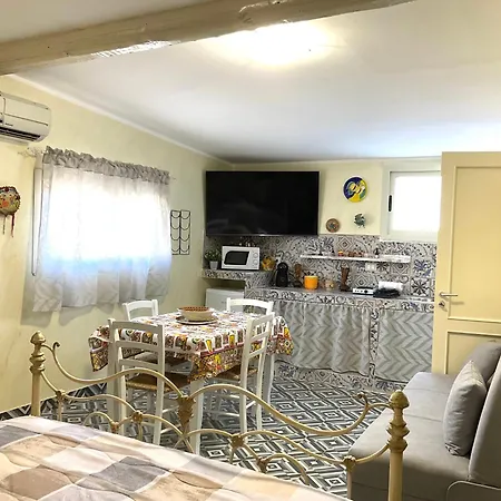 Eruption1669 Apartment